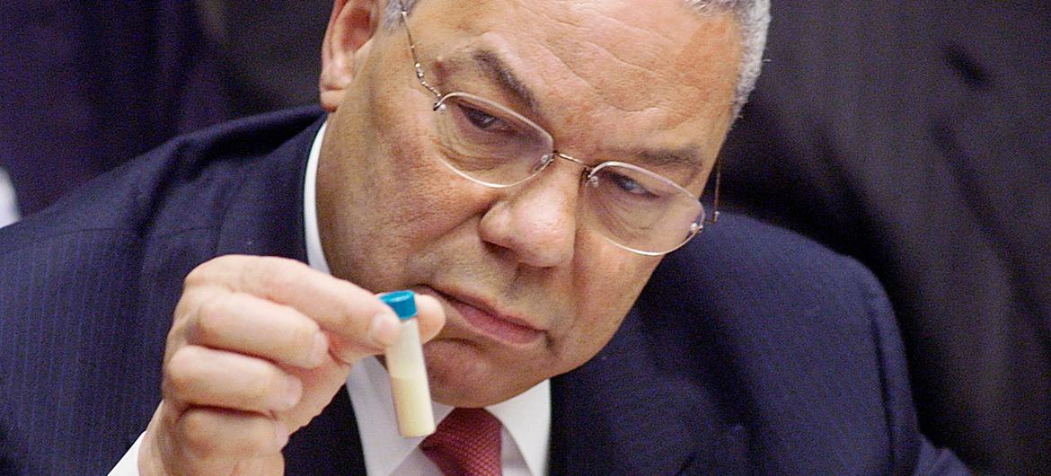 Former US Secretary of State Colin Powell briefs the UN Security Council in February 2003 on evidence of Iraq’s failure to disarm. (file)